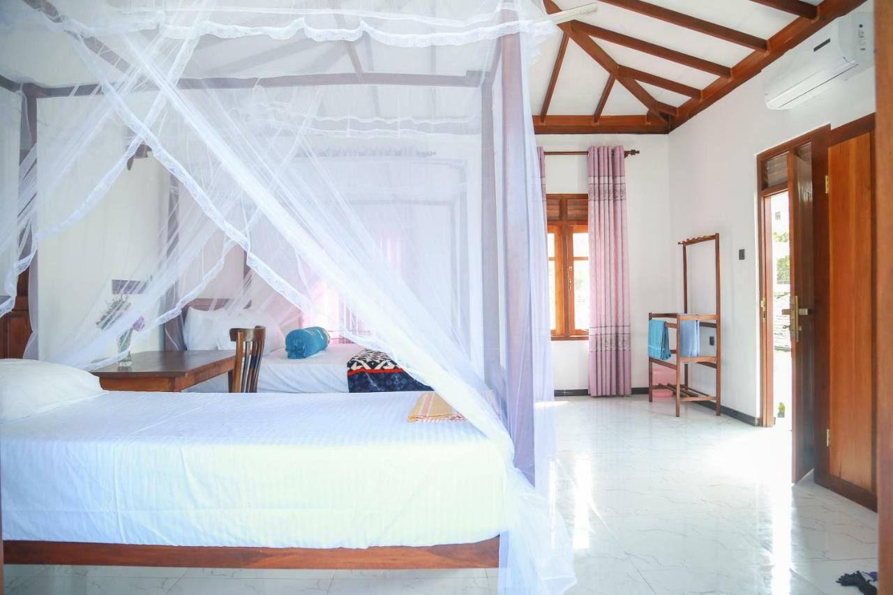 Coconut Hill Homestay Mirissa Exterior foto